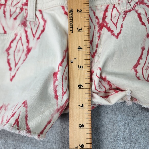 Mudd Diamond AOP Print Shorts Juniors Size 29x2 White/Pink Raw Edge - Picture 7 of 16